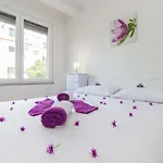 Miki & Roza Apartment *