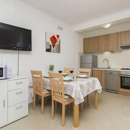 Apartamento Miki & Roza Jadrija