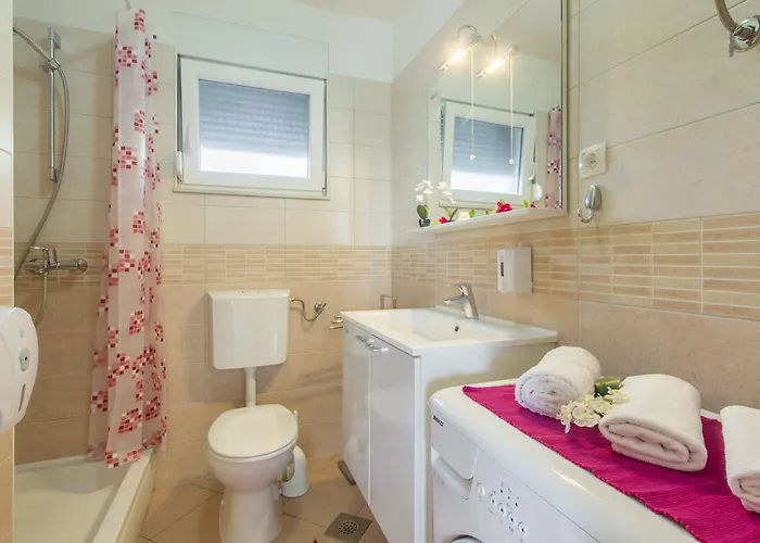 Miki & Roza Apartman Jadrija