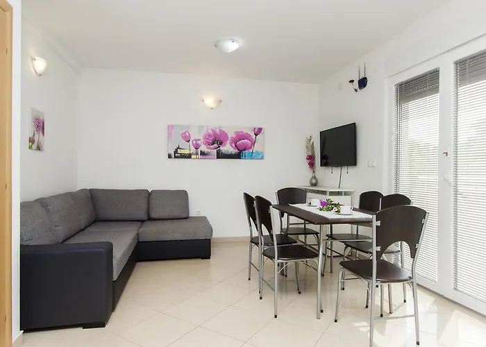 Apartman Miki & Roza *