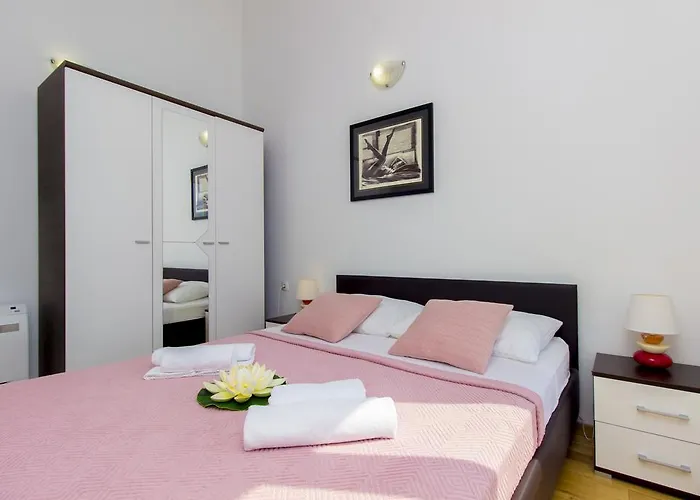 Miki & Roza דירה יאדריה