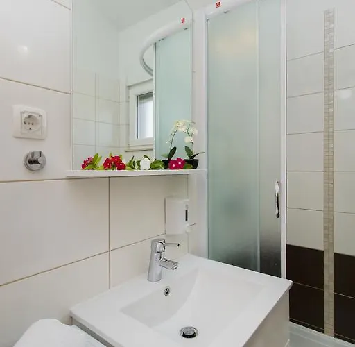 Apartman Miki & Roza *